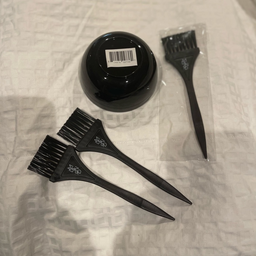 Madison Reed Hair dye accessories